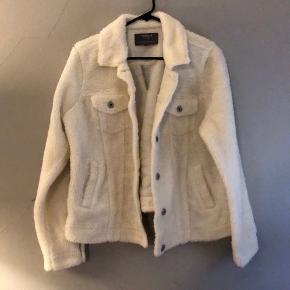 Torrid Trucker Jacket in Faux Shearling White NWT - Picture 2 of 7